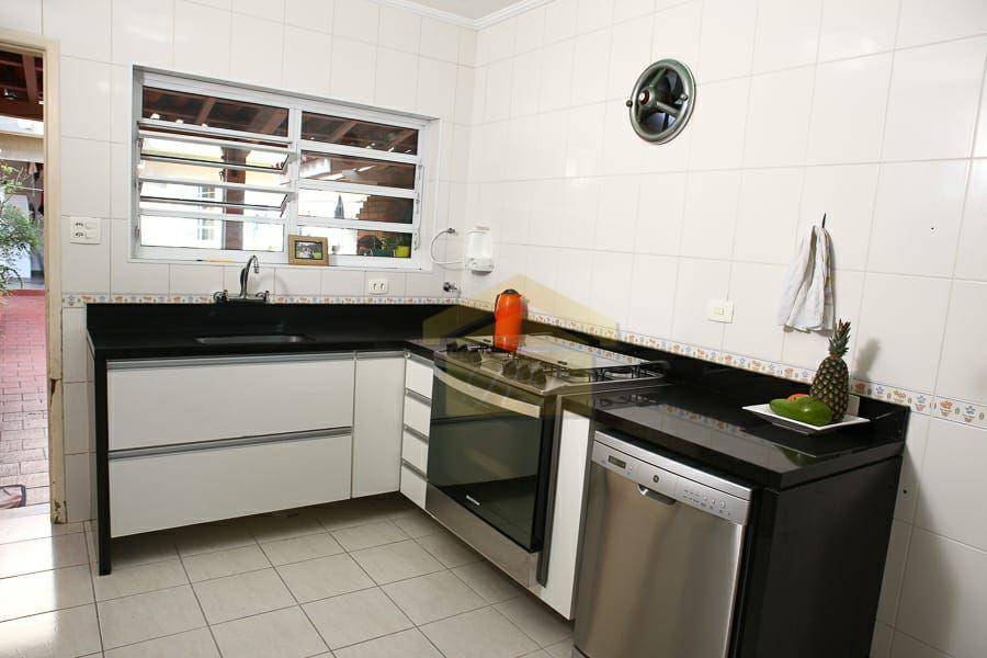 Sobrado à venda com 3 quartos, 240m² - Foto 12