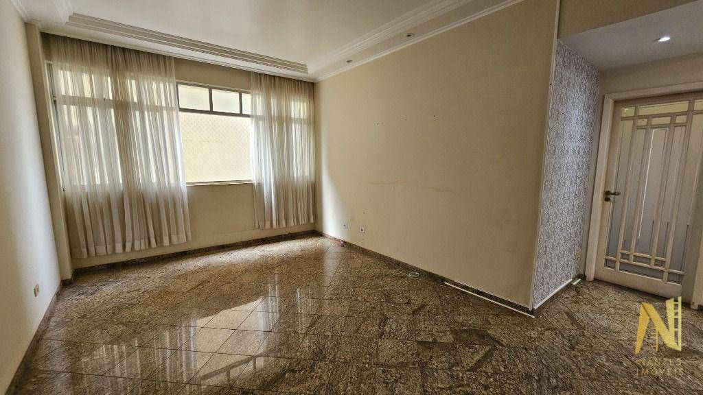 Apartamento à venda com 3 quartos, 118m² - Foto 1