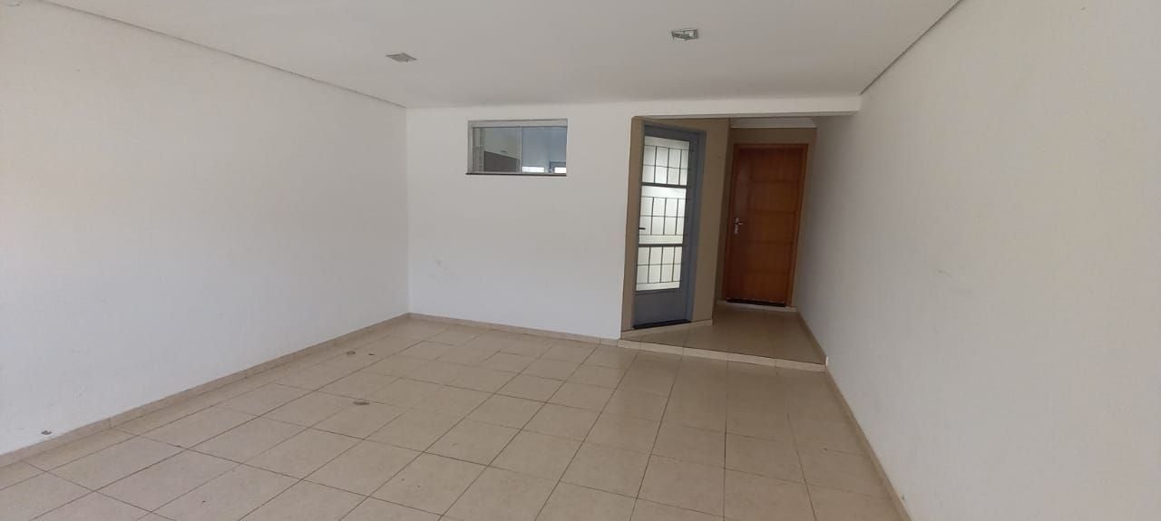 Casa à venda com 3 quartos, 150m² - Foto 1