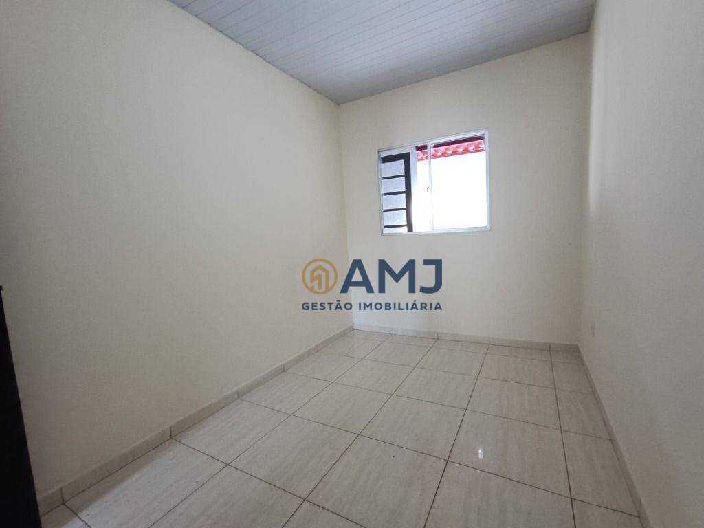 Casa à venda com 2 quartos, 55m² - Foto 8