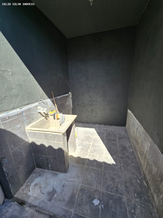 Casa à venda com 2 quartos, 70m² - Foto 12