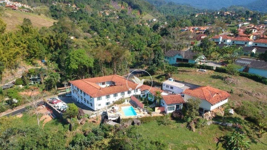 Pousada-Chalé à venda com 27 quartos, 1120m² - Foto 1