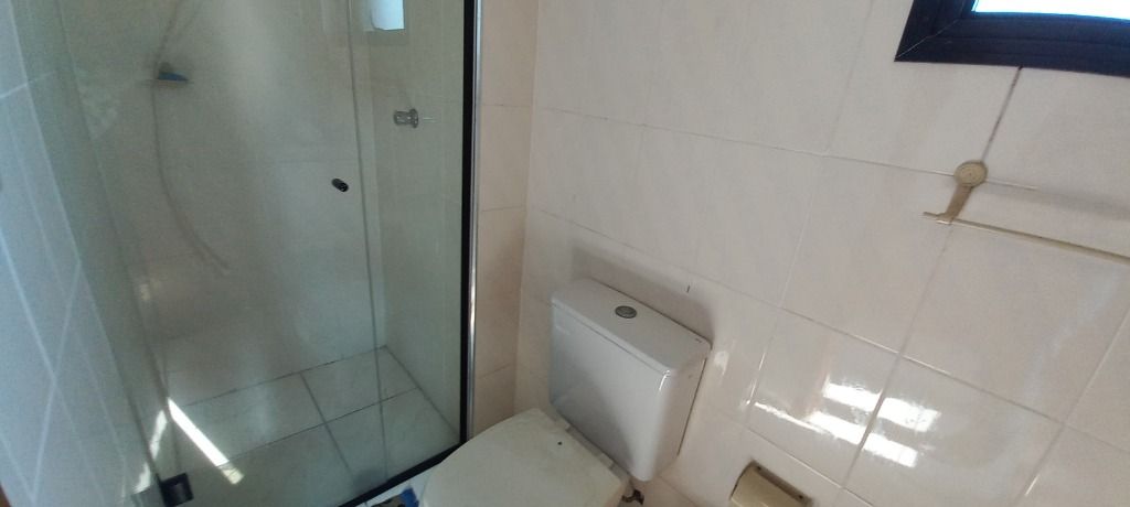 Apartamento para alugar com 2 quartos, 107m² - Foto 9