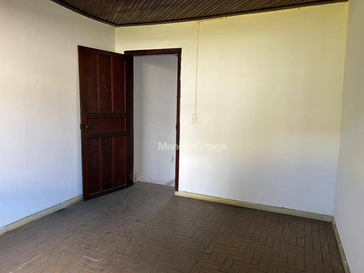 Casa à venda com 2 quartos, 90m² - Foto 9