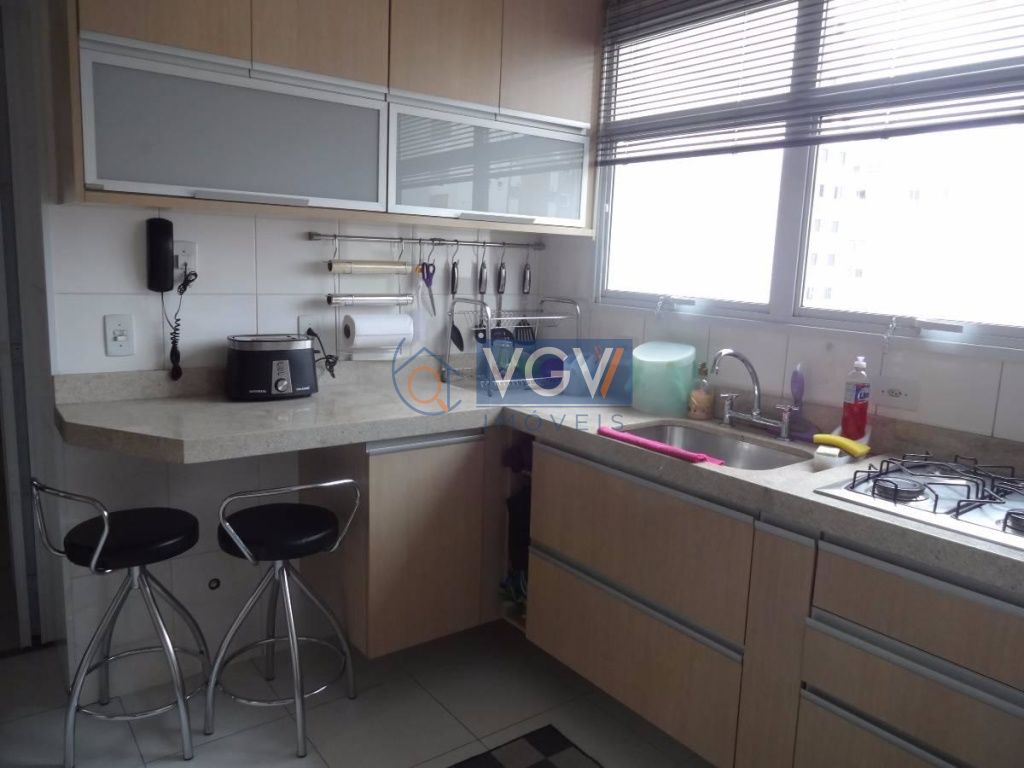 Apartamento para alugar com 3 quartos, 80m² - Foto 4