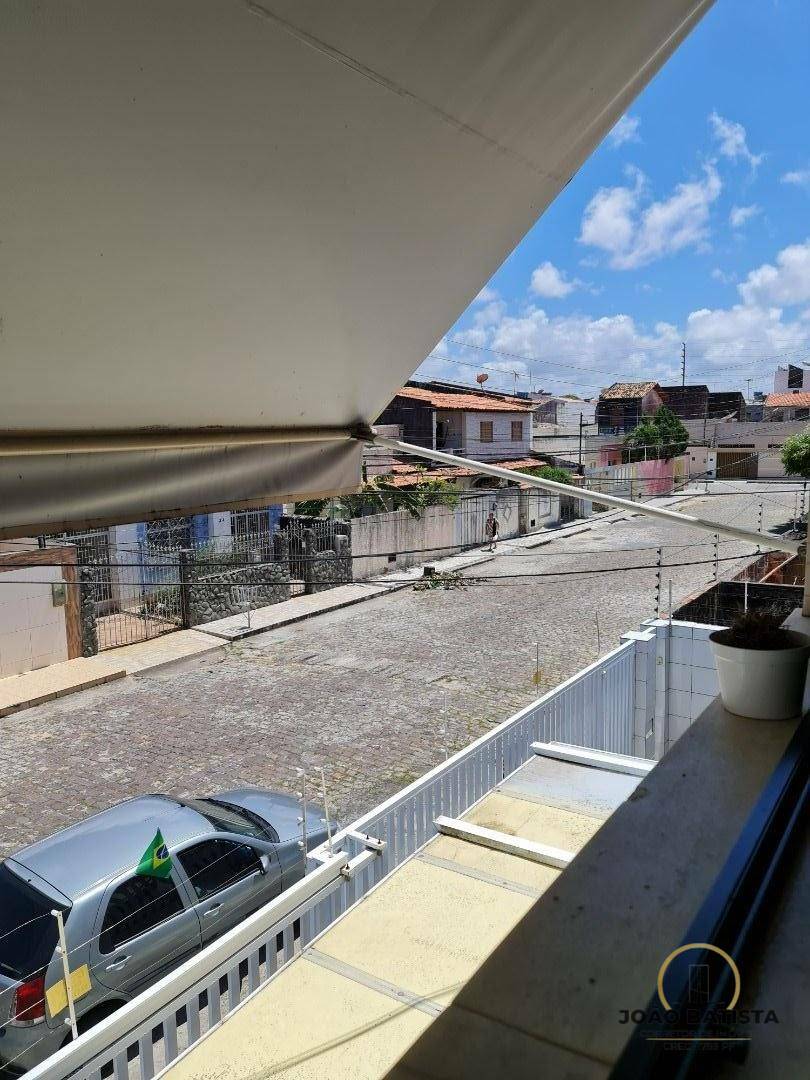 Casa à venda com 3 quartos, 250m² - Foto 16