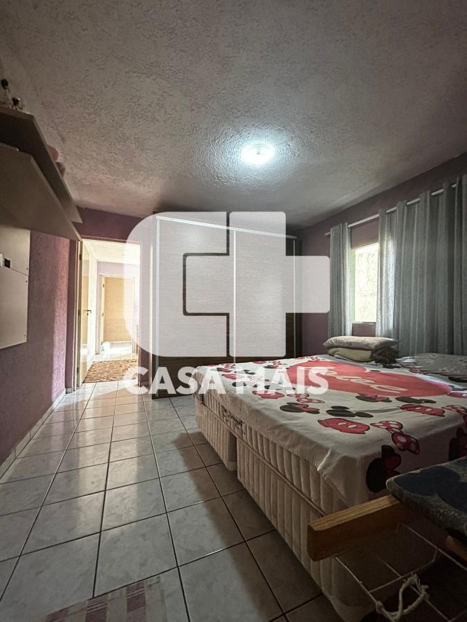 Casa à venda com 6 quartos, 250m² - Foto 4