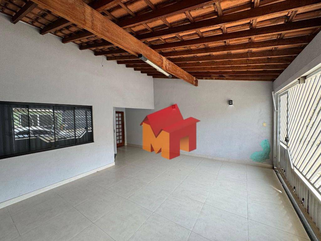 Casa à venda e aluguel com 3 quartos, 170m² - Foto 3