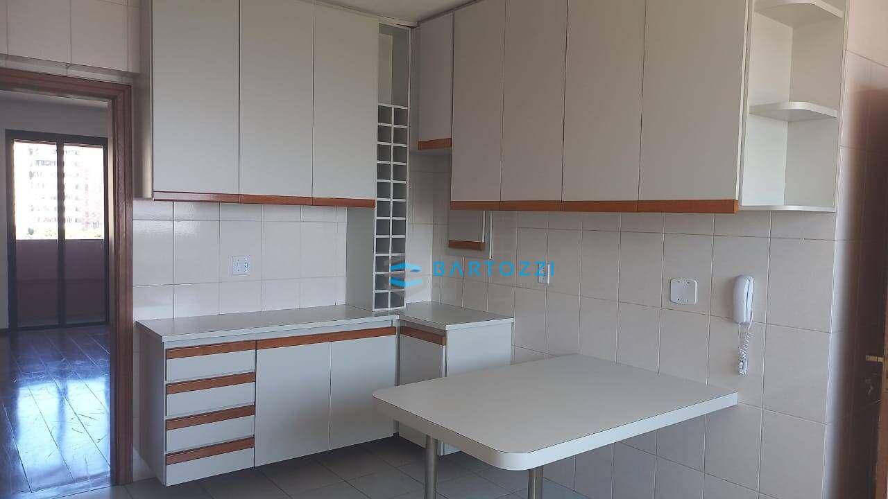 Apartamento para alugar com 4 quartos, 165m² - Foto 4