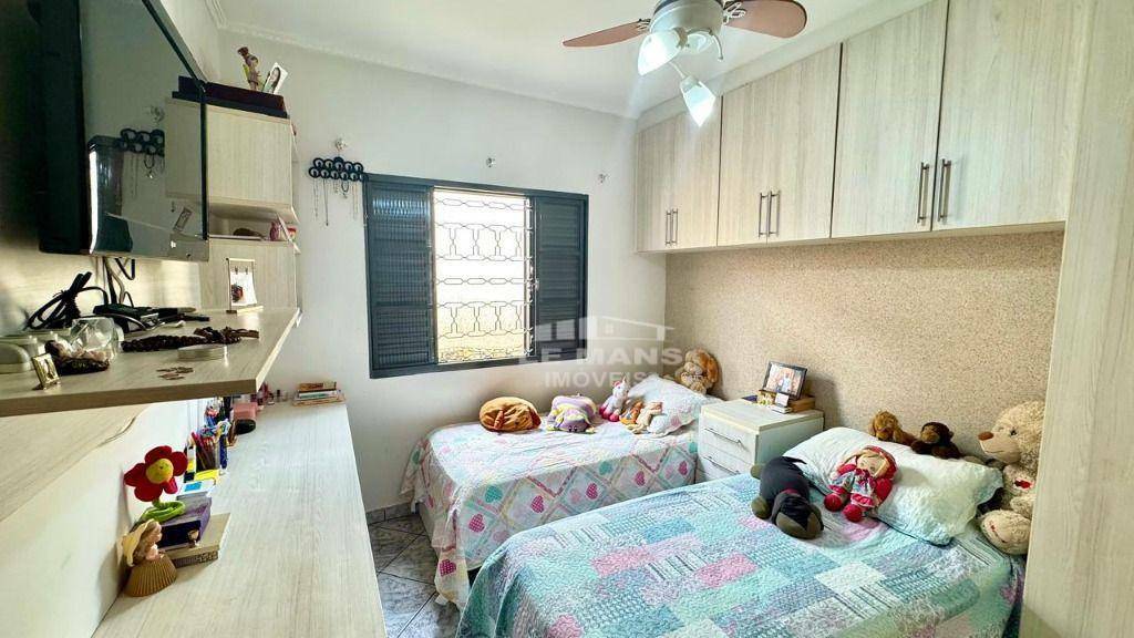 Casa à venda com 3 quartos, 155m² - Foto 17