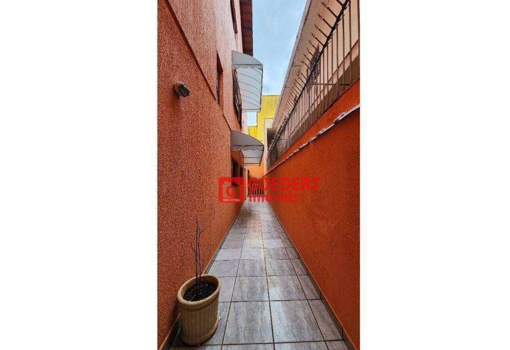 Sobrado à venda com 3 quartos, 220m² - Foto 8