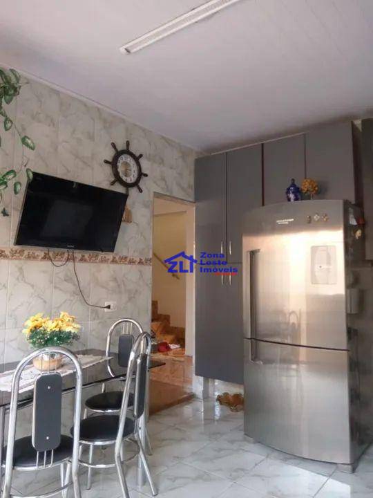 Sobrado à venda com 2 quartos, 180m² - Foto 4