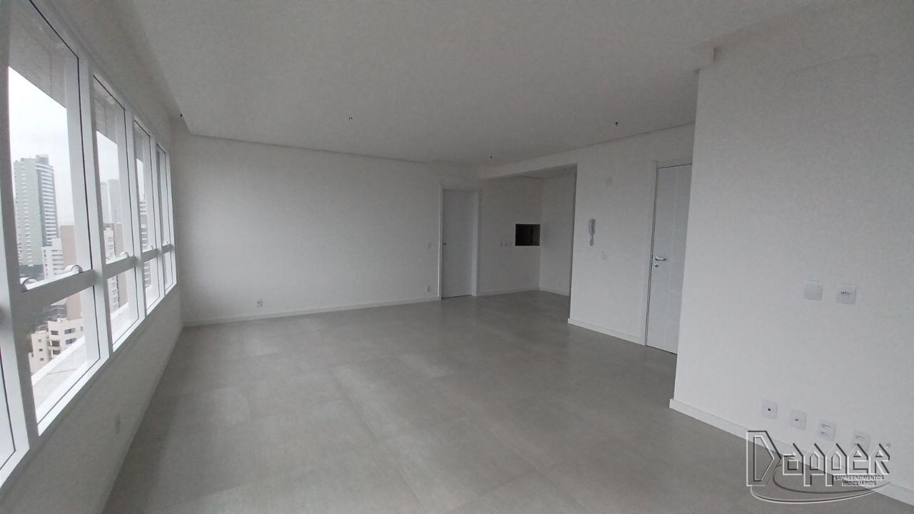 Apartamento à venda com 3 quartos, 112m² - Foto 4