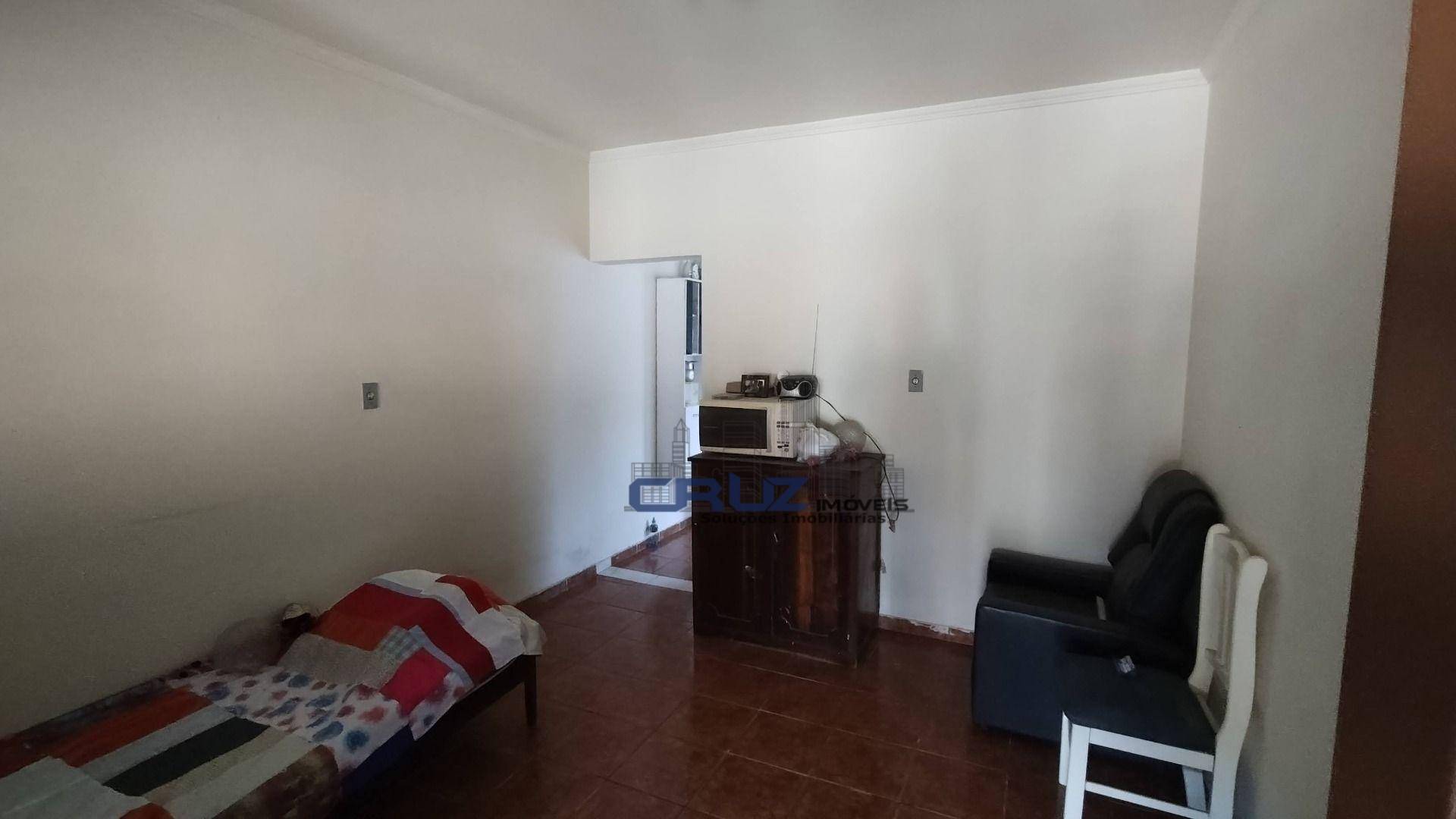 Casa à venda com 1 quarto, 67m² - Foto 2