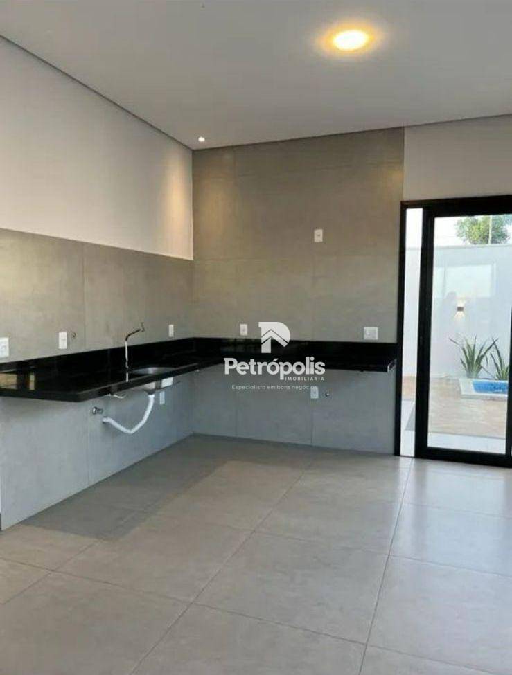 Casa à venda com 3 quartos, 138m² - Foto 4