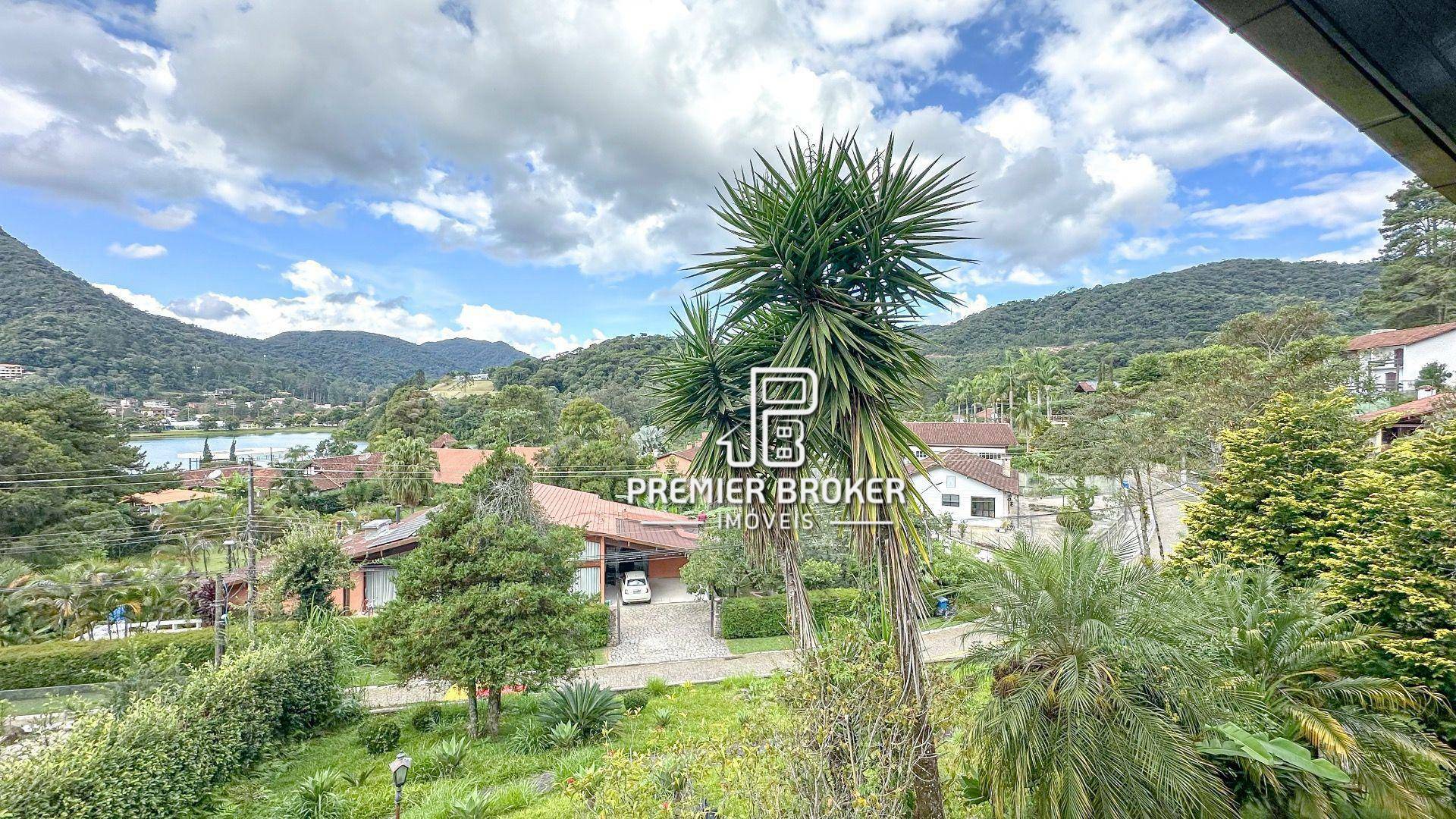 Casa de Condomínio à venda com 6 quartos, 600m² - Foto 1
