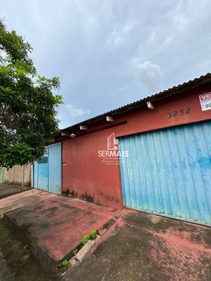 Casa à venda com 2 quartos, 250m² - Foto 1