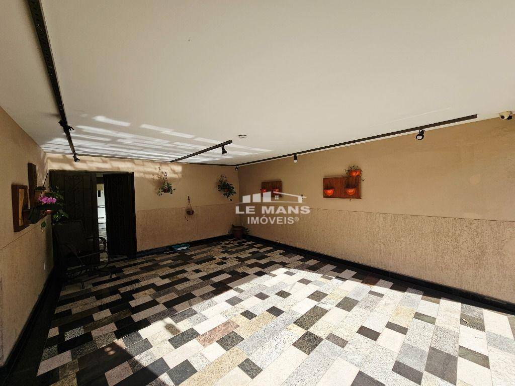 Casa, 3 quartos, 220 m² - Foto 2