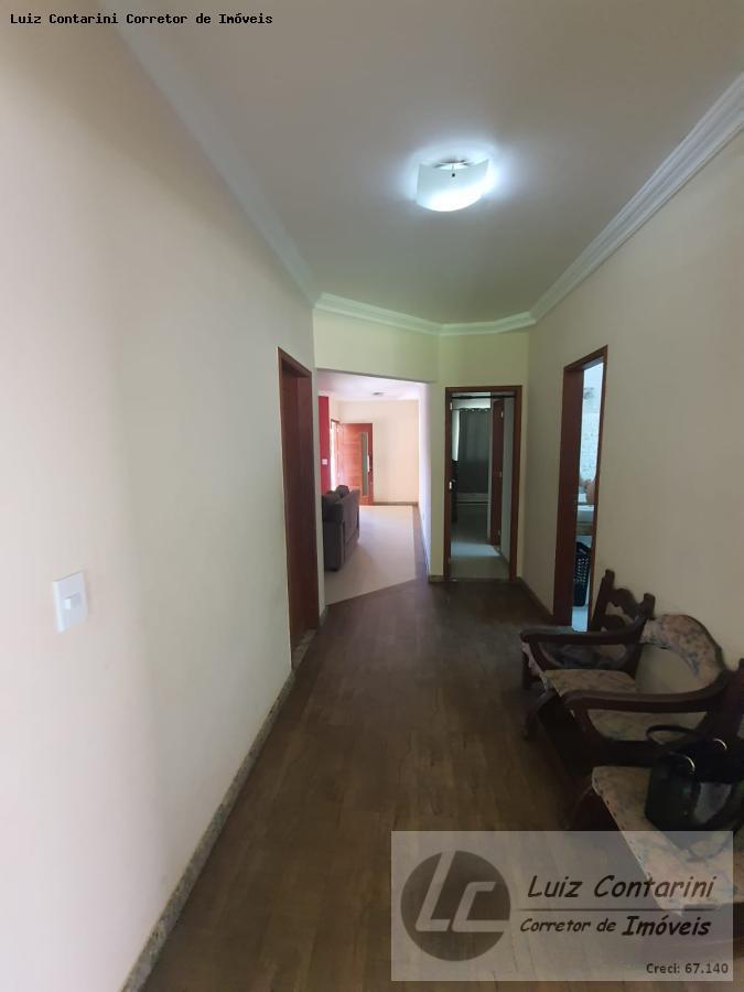 Casa à venda com 3 quartos, 570m² - Foto 2