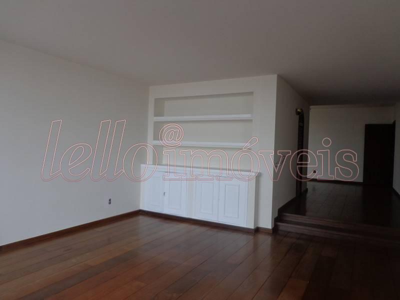 Apartamento à venda com 3 quartos, 220m² - Foto 2