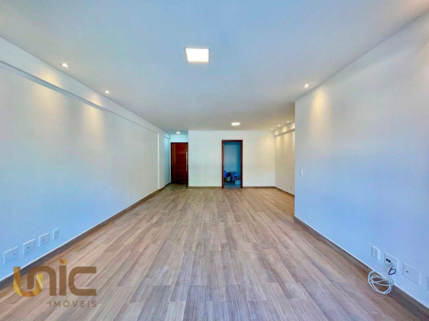 Apartamento à venda com 3 quartos, 138m² - Foto 3