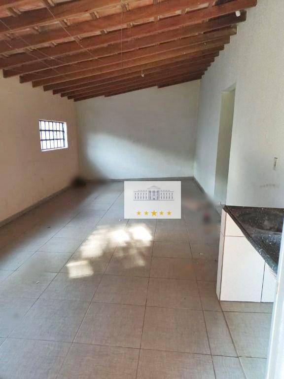 Casa à venda com 3 quartos, 112m² - Foto 1