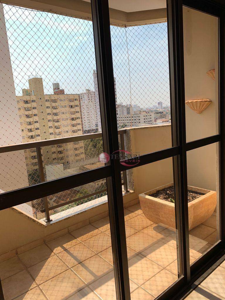 Apartamento para alugar com 3 quartos, 126m² - Foto 8