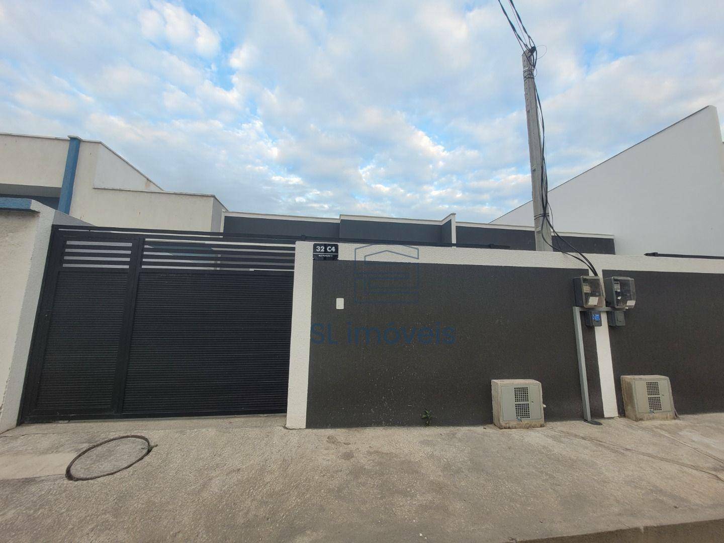 Casa à venda com 2 quartos, 50m² - Foto 2