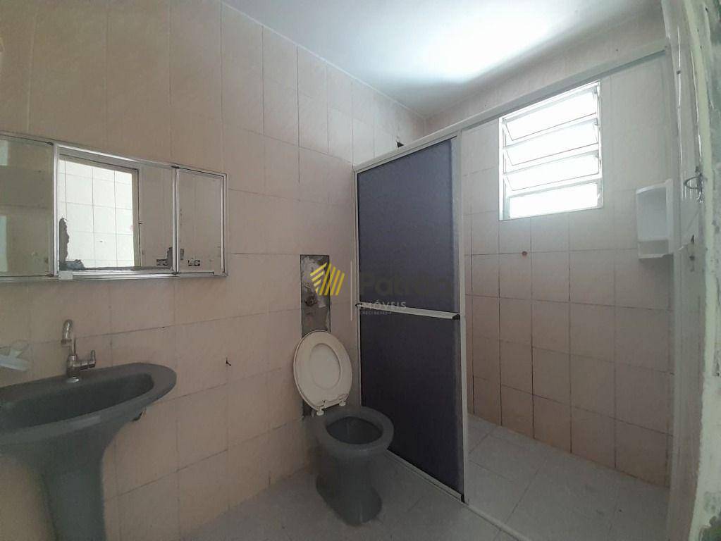 Casa para alugar com 2 quartos, 65m² - Foto 11