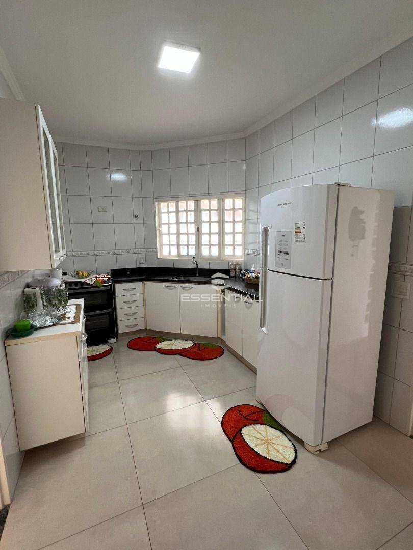 Sobrado à venda com 4 quartos, 220m² - Foto 34