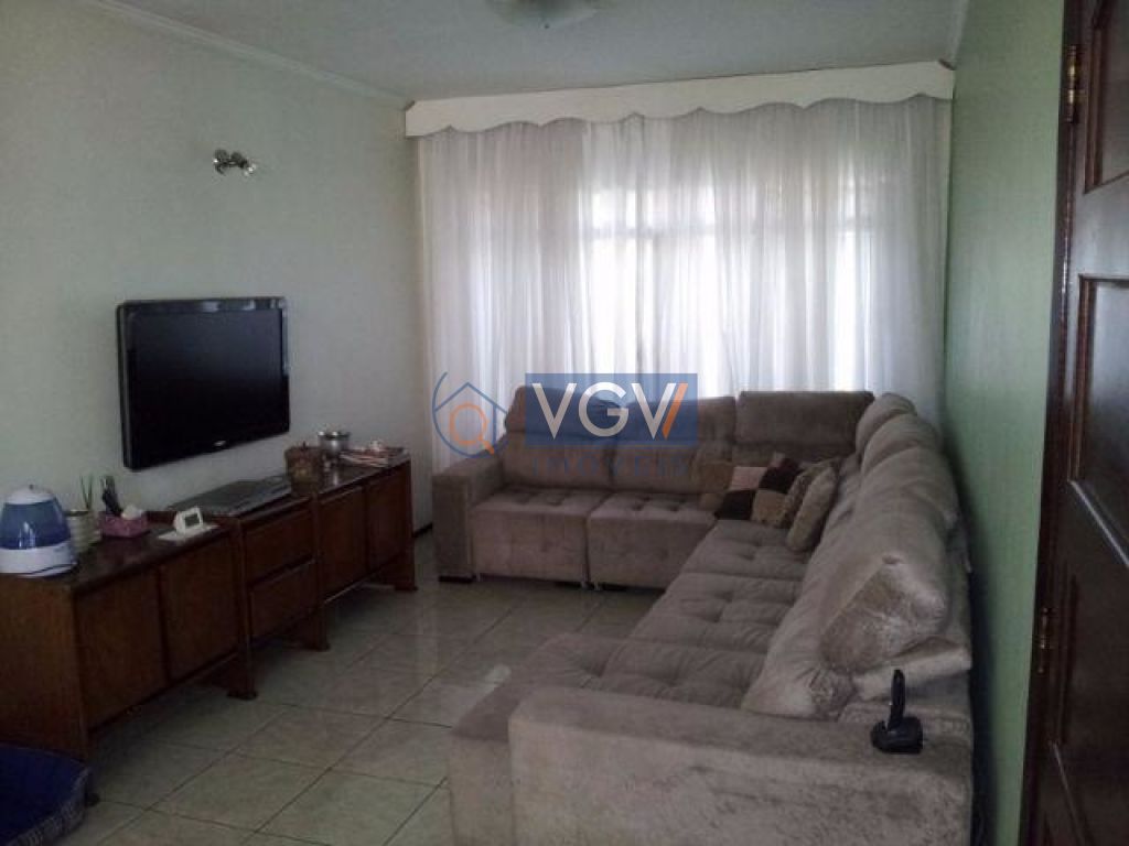 Casa à venda com 3 quartos, 142m² - Foto 1