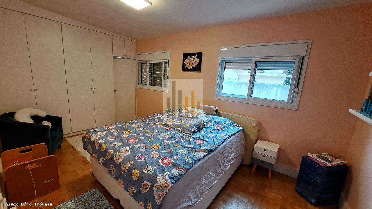 Casa à venda com 3 quartos, 200m² - Foto 12