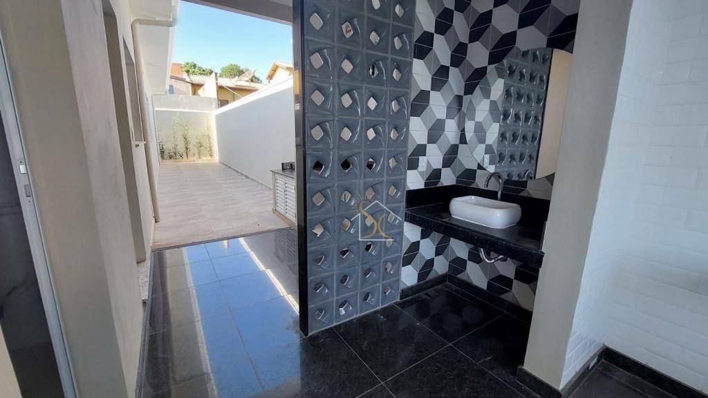 Casa à venda com 3 quartos, 200m² - Foto 4