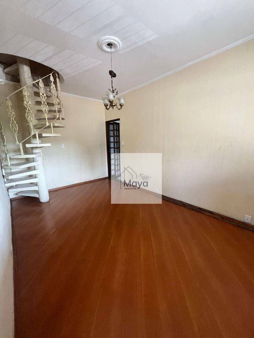 Casa à venda com 5 quartos, 220m² - Foto 40