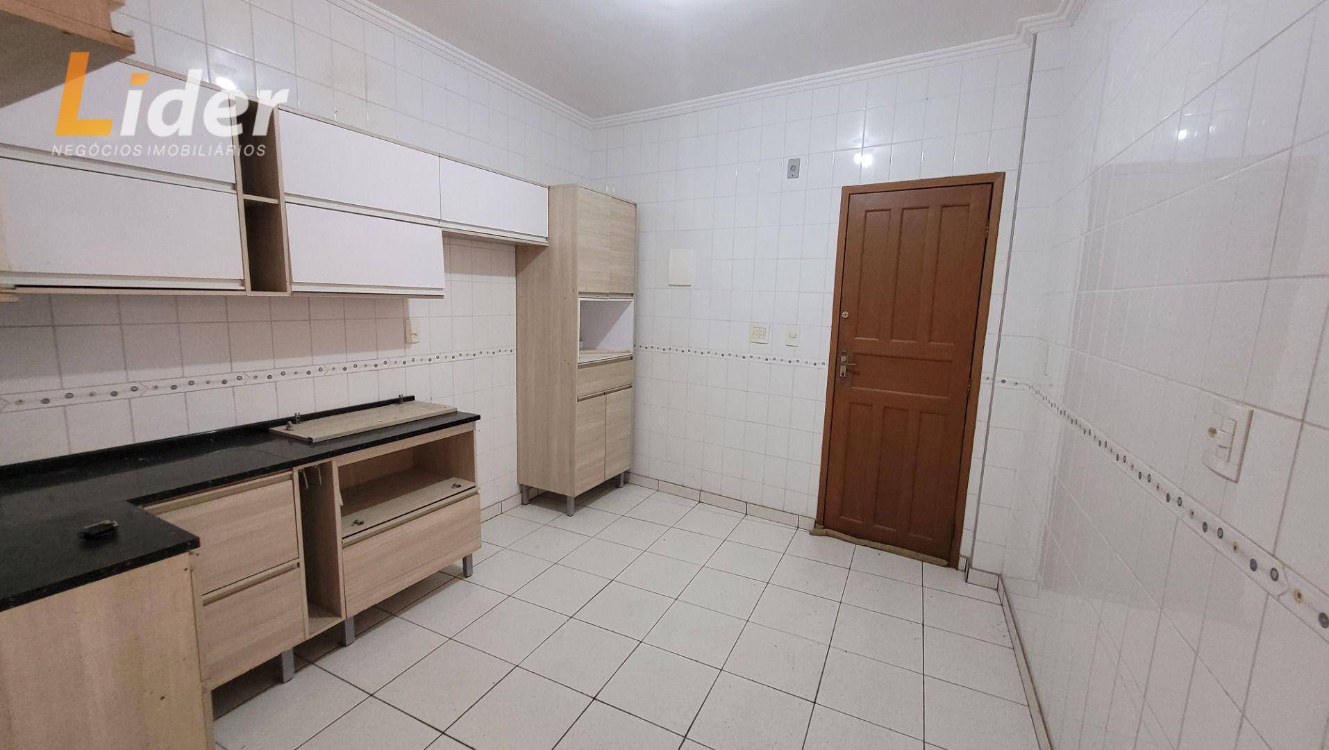 Apartamento à venda com 3 quartos, 98m² - Foto 1