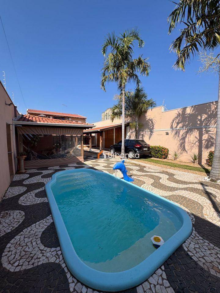 Casa, 2 quartos, 160 m² - Foto 1