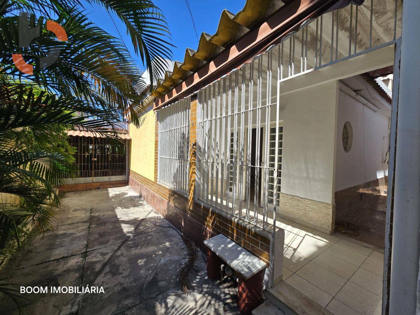 Casa à venda com 2 quartos, 70m² - Foto 1