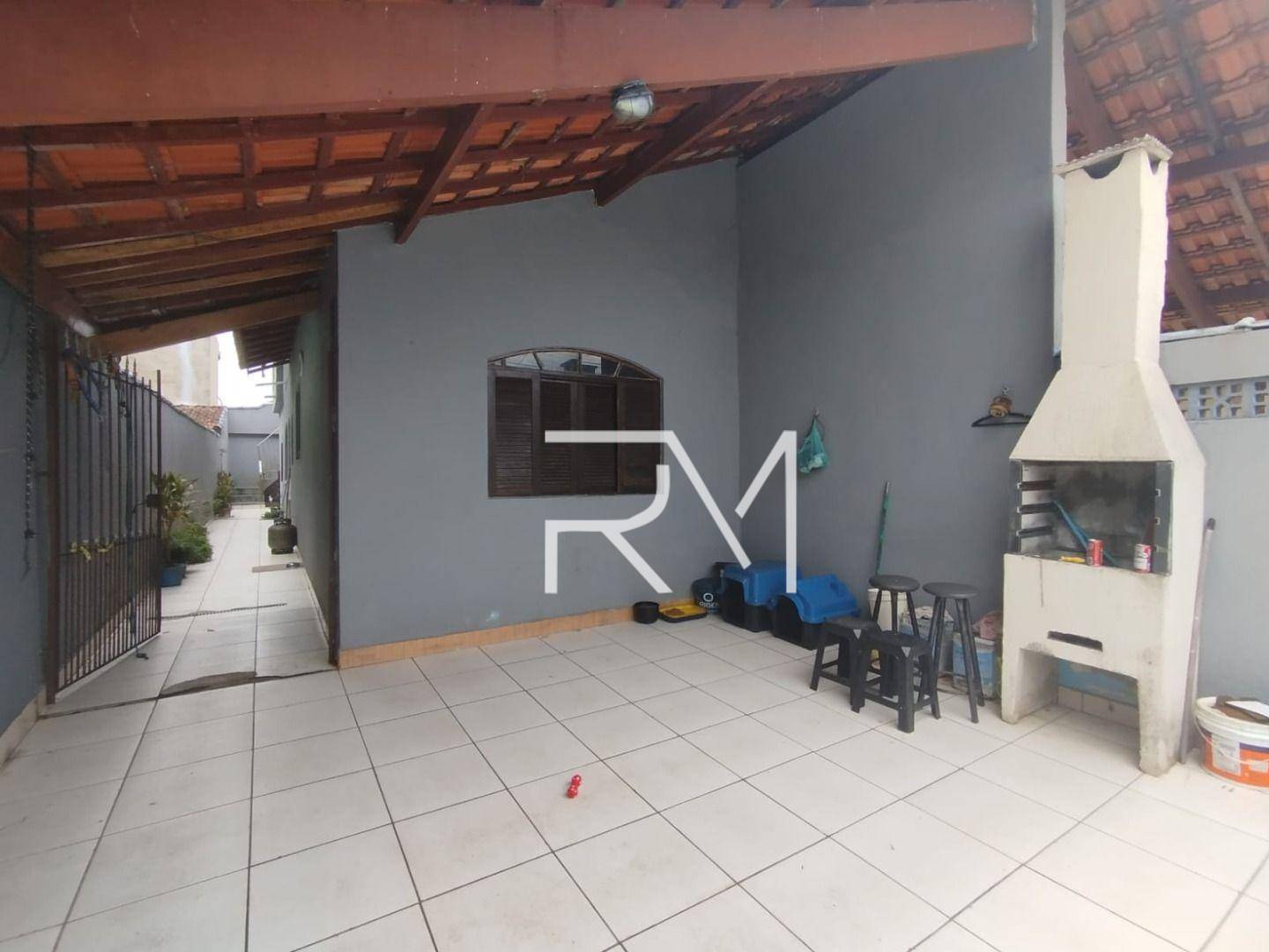 Casa à venda com 2 quartos, 80m² - Foto 1