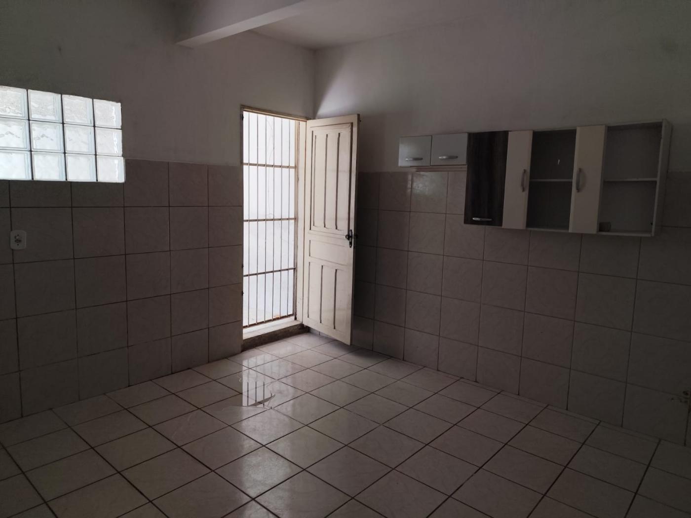 Casa para alugar com 3 quartos, 200m² - Foto 18