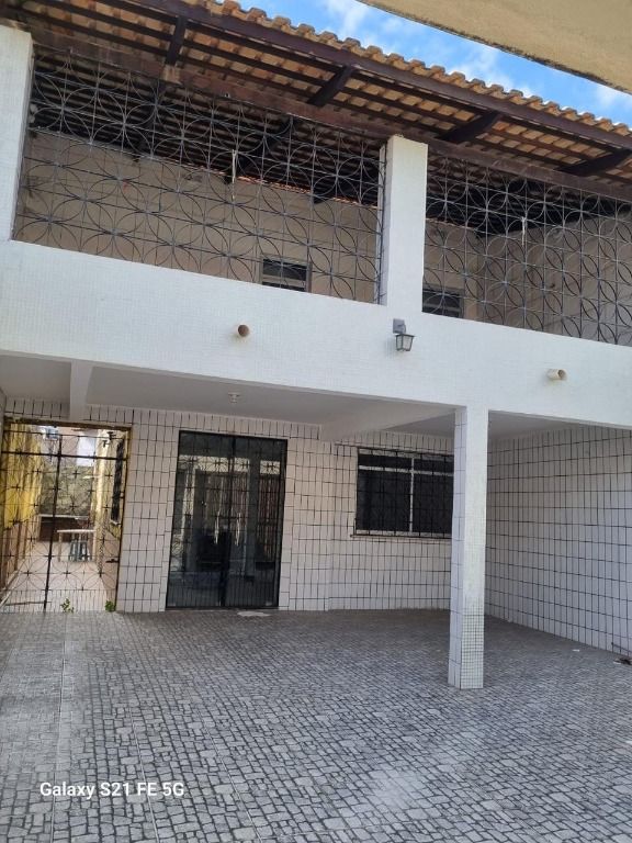 Casa à venda e aluguel com 3 quartos, 128m² - Foto 3