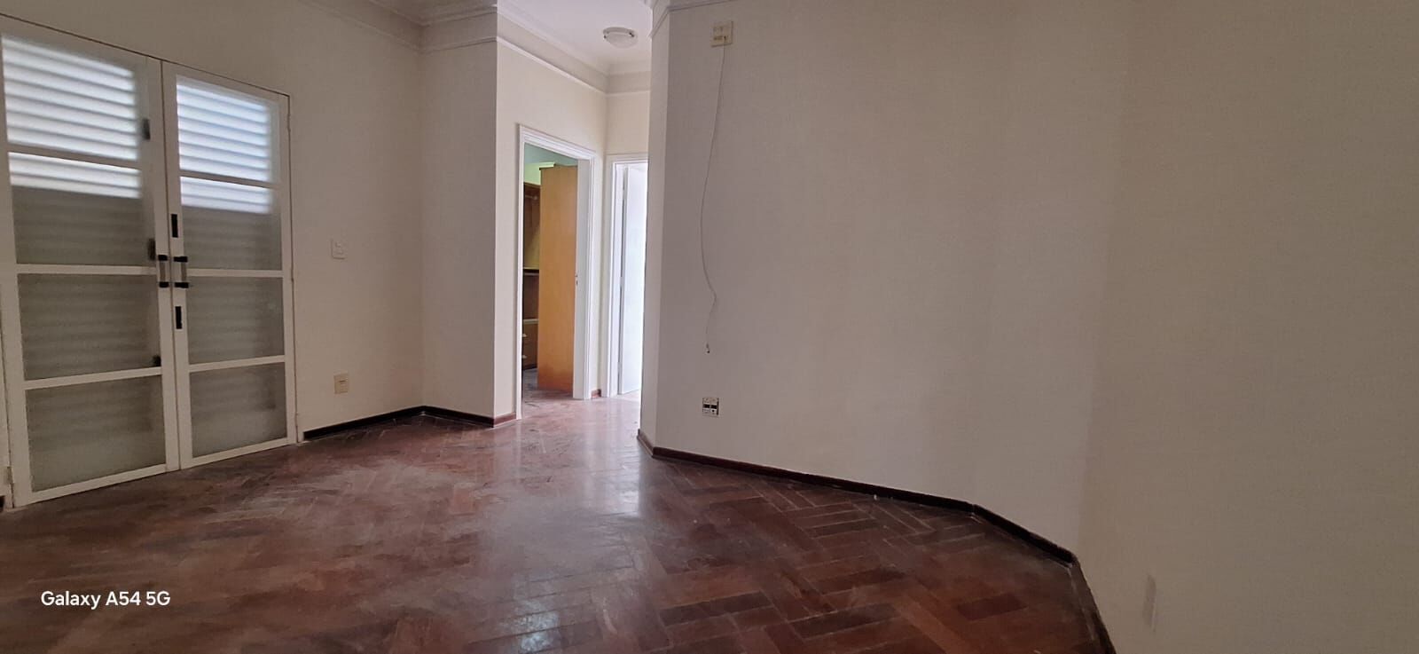 Casa à venda com 3 quartos, 221m² - Foto 8