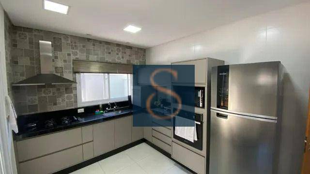 Sobrado à venda com 4 quartos, 247m² - Foto 4