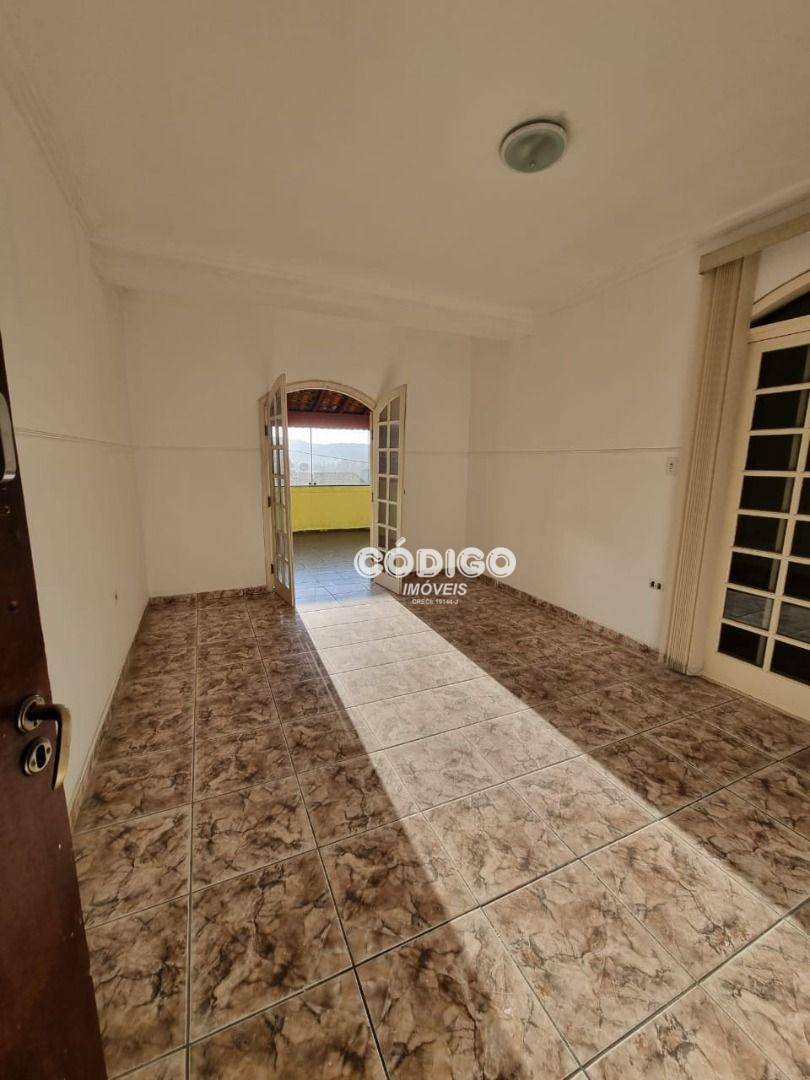 Sobrado para alugar com 3 quartos, 300m² - Foto 5