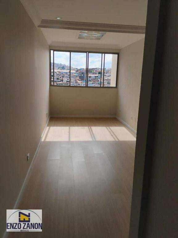 Apartamento à venda com 3 quartos, 70m² - Foto 3