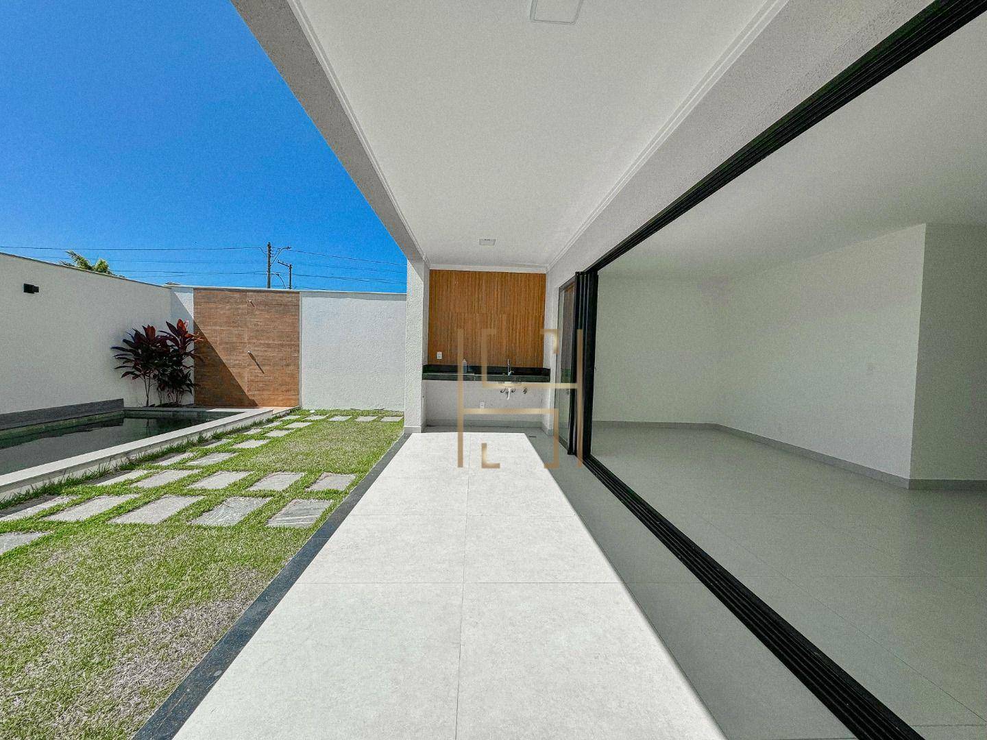 Casa de Condomínio à venda com 4 quartos, 225m² - Foto 3