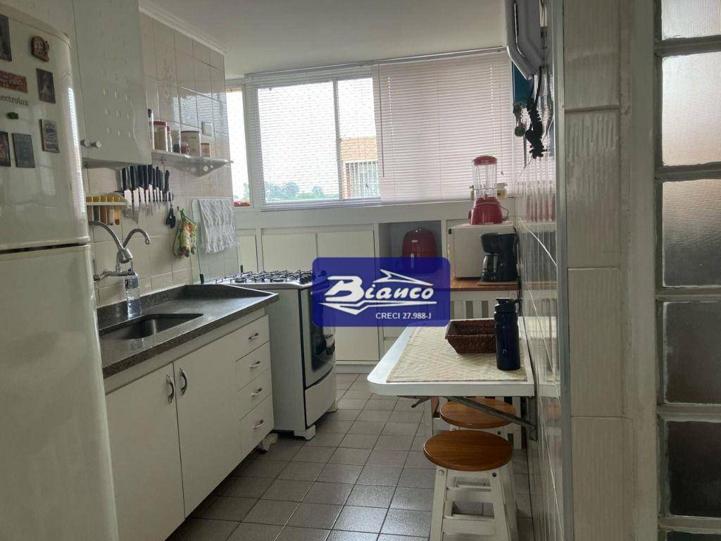 Apartamento à venda com 2 quartos, 64m² - Foto 8