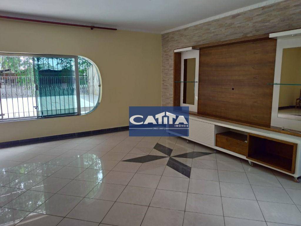 Casa à venda e aluguel com 3 quartos, 200m² - Foto 4