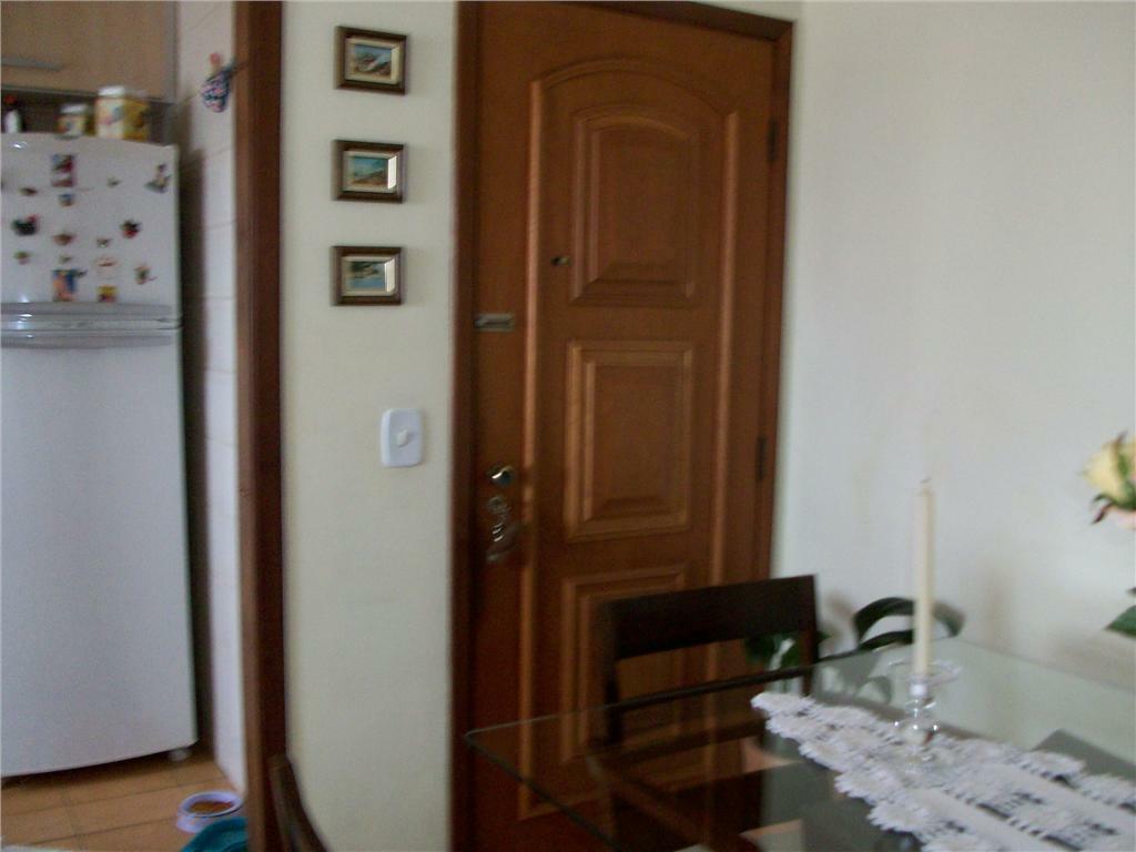 Apartamento à venda com 2 quartos, 58m² - Foto 17