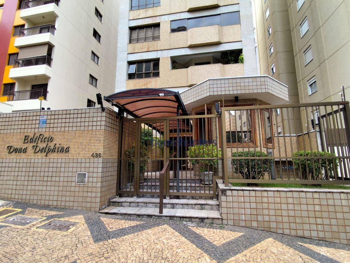 Apartamento para alugar com 3 quartos, 160m² - Foto 2