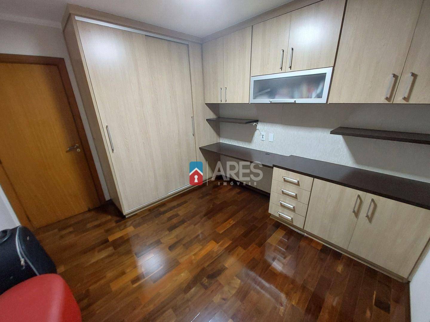 Casa à venda com 3 quartos, 226m² - Foto 6